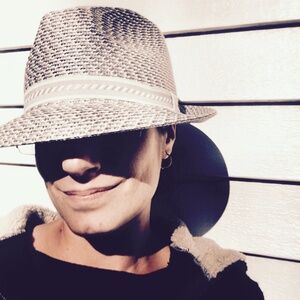Bailey Hats 1922 Trilby style teardrop Fedora, unisex size large